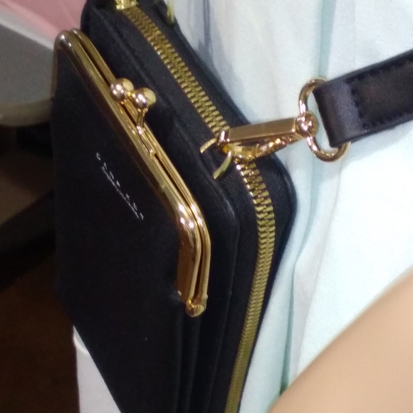 Carr Ken Black CrossBody Mini Purse § - Picture 4 of 10
